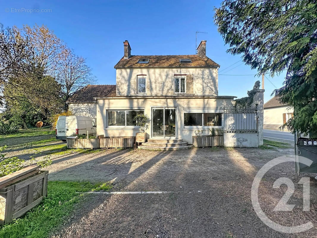 Maison à VALLANT-SAINT-GEORGES