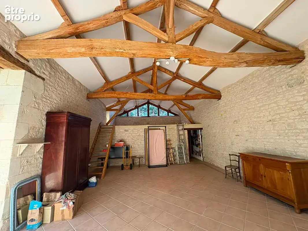 Longère de charme avec piscine, salle de réception et dépendances ? un véritable havre de paix ! - photo 8