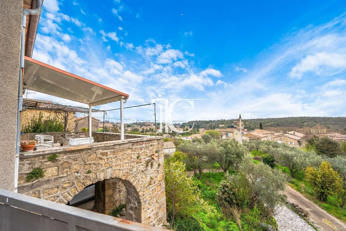 Maison à SAINT-PAUL-LE-JEUNE