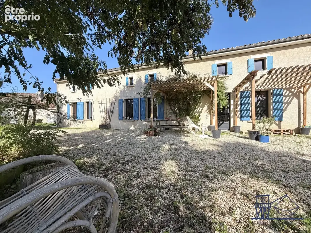 Maison 7 pièces 330 m² à vendre à Clion (17240) - photo 4
