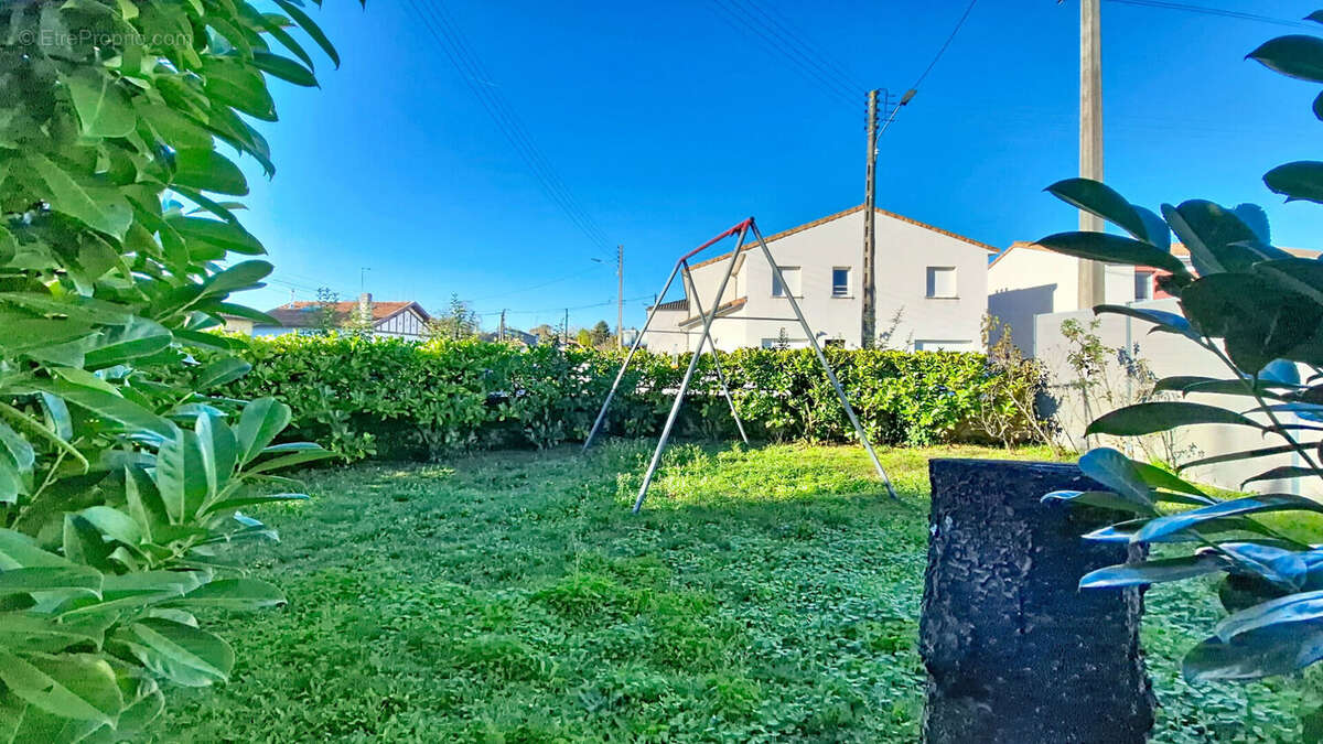 Maison à VILLENAVE-D&#039;ORNON