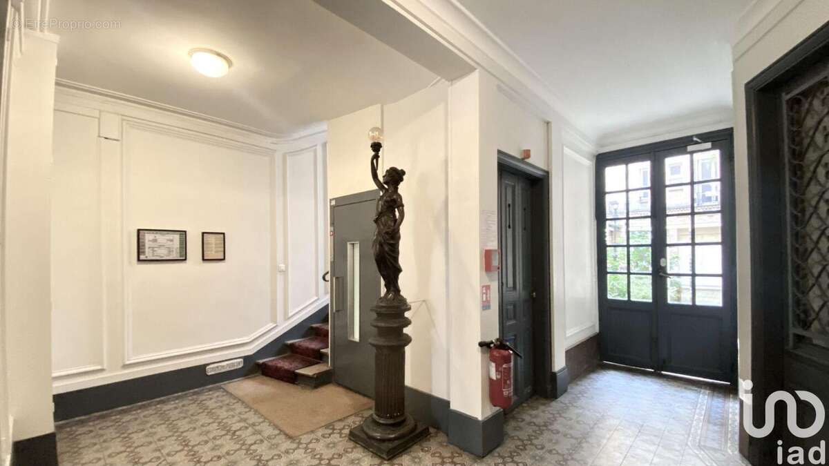 Photo 2 - Commerce à PARIS-17E