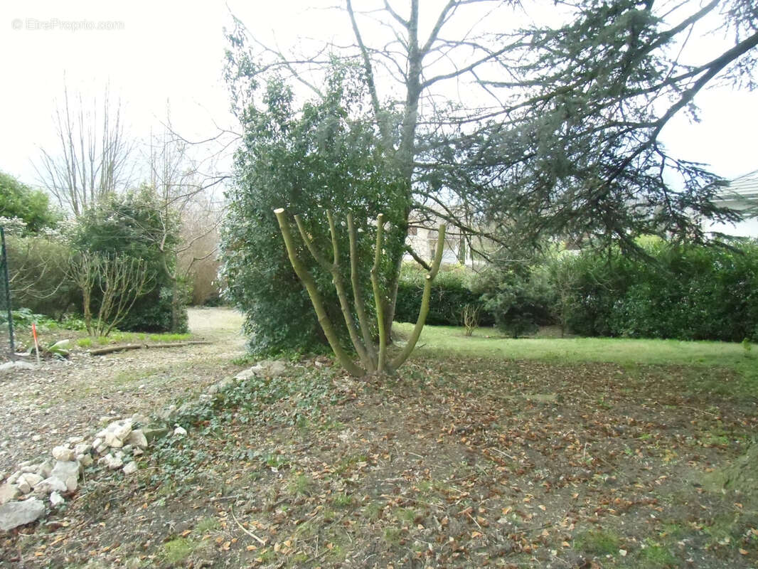 Terrain de 1680 m2 a gresy sur aix - photo 4