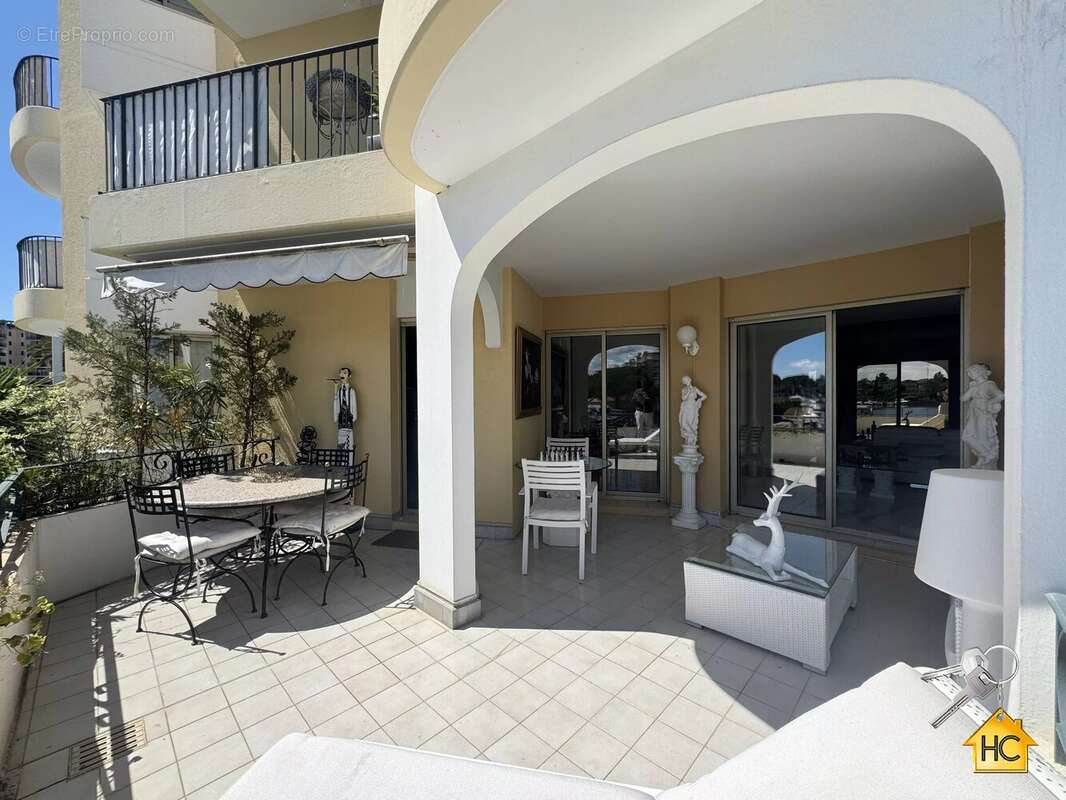 Appartement à MANDELIEU-LA-NAPOULE
