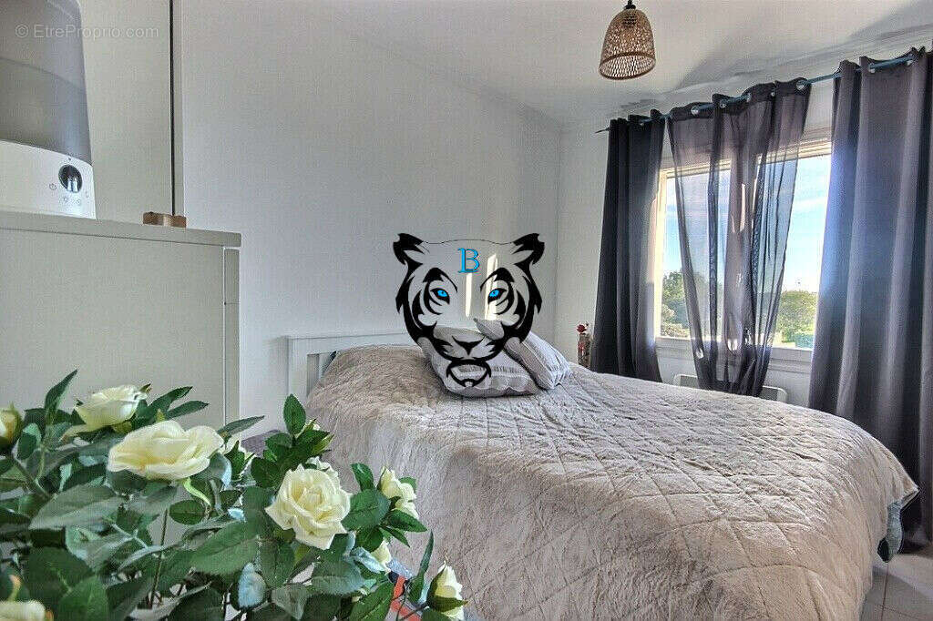 Maison à ROQUEBRUNE-SUR-ARGENS