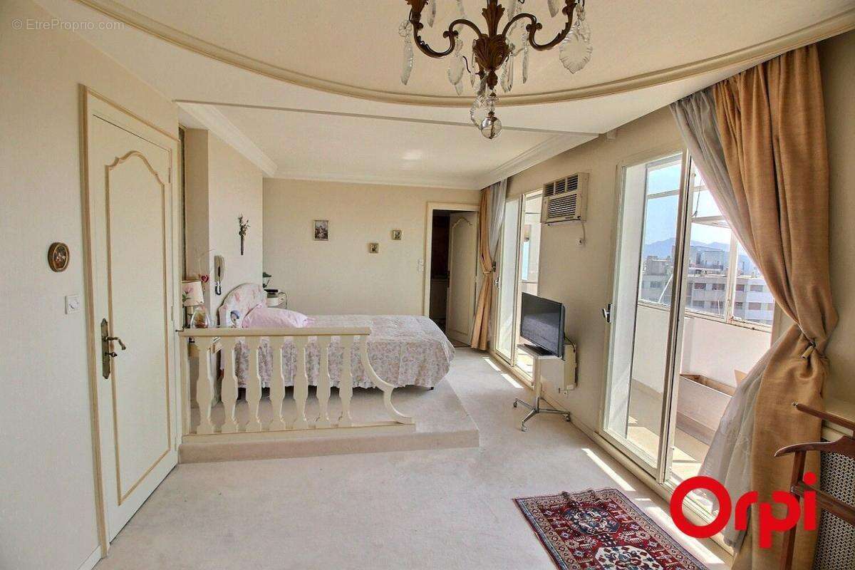 Appartement de type 3/4 -170 m² - Penthouse - Dernier étage Terrasse 45 m² - Parking - photo 11