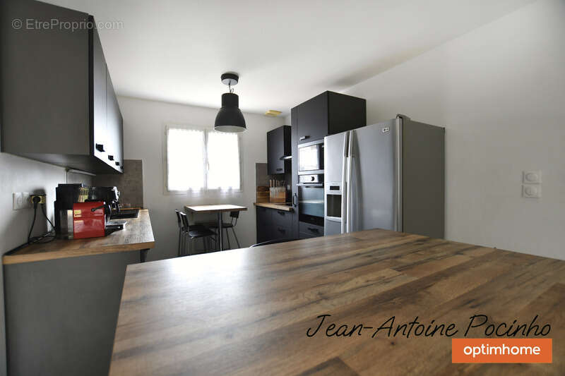 Maison à SAINTE-FOY-DE-PEYROLIERES