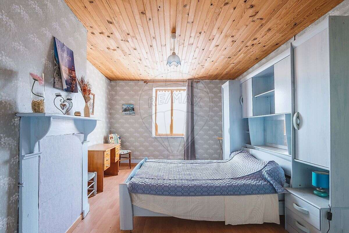 Maison à ANDELAROCHE