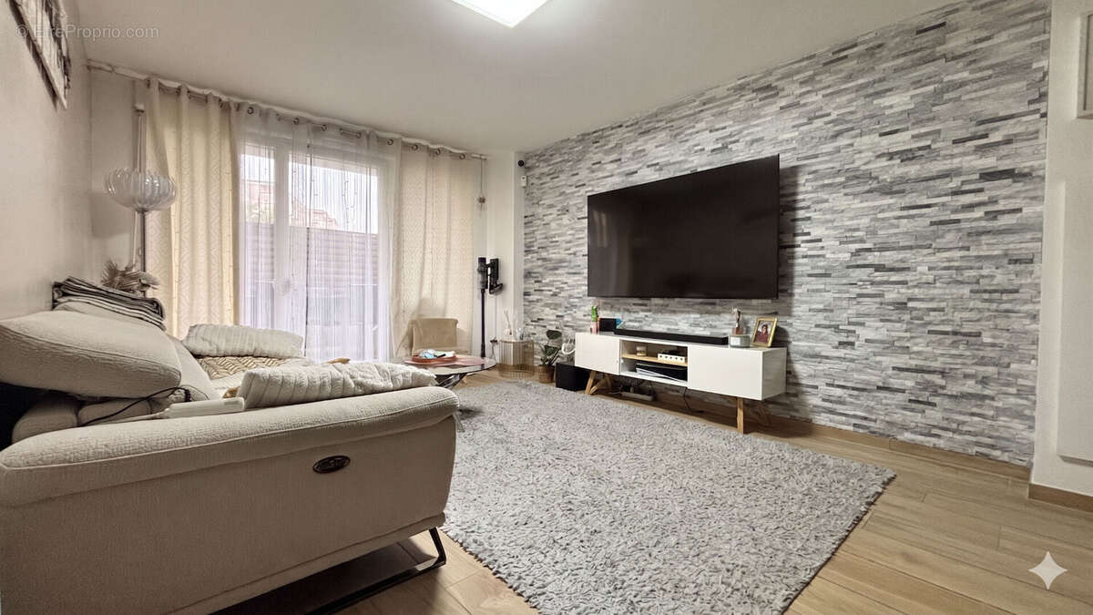 Appartement à CORBEIL-ESSONNES