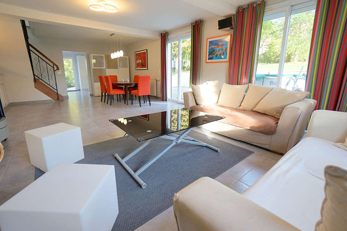 Maison à MEZIERES-SUR-SEINE