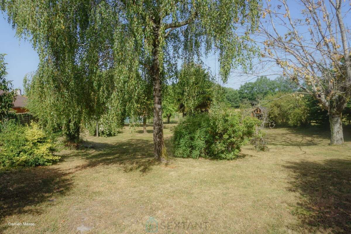 Ensemble immobilier en pierre dans le coeur du parc naturel régional du Périgord - Limousin. - photo 5