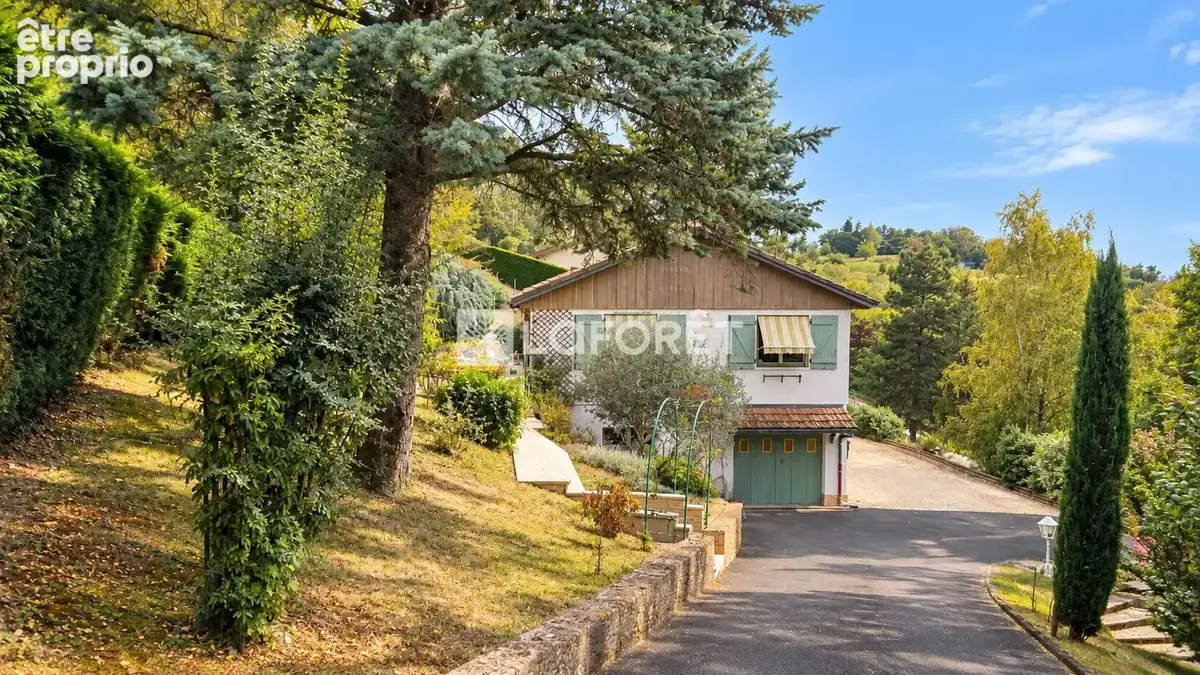 Maison Saint Pierre La Palud 5 pièce(s) 115 m2 - photo 1