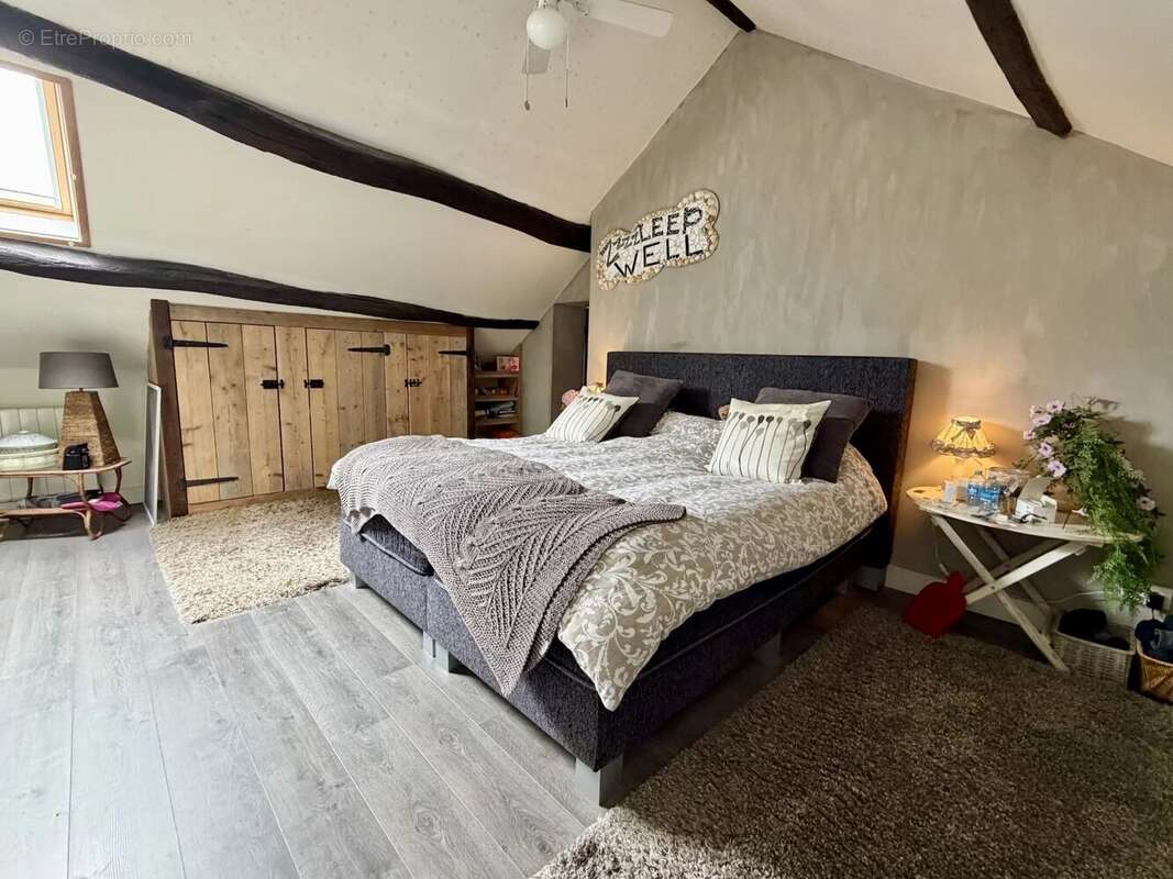 Maison à SAVIGNY-POIL-FOL