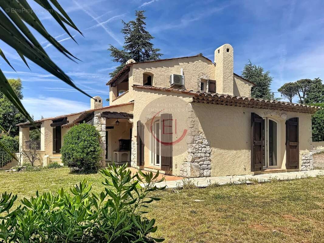Maison à LES ADRETS-DE-L'ESTEREL