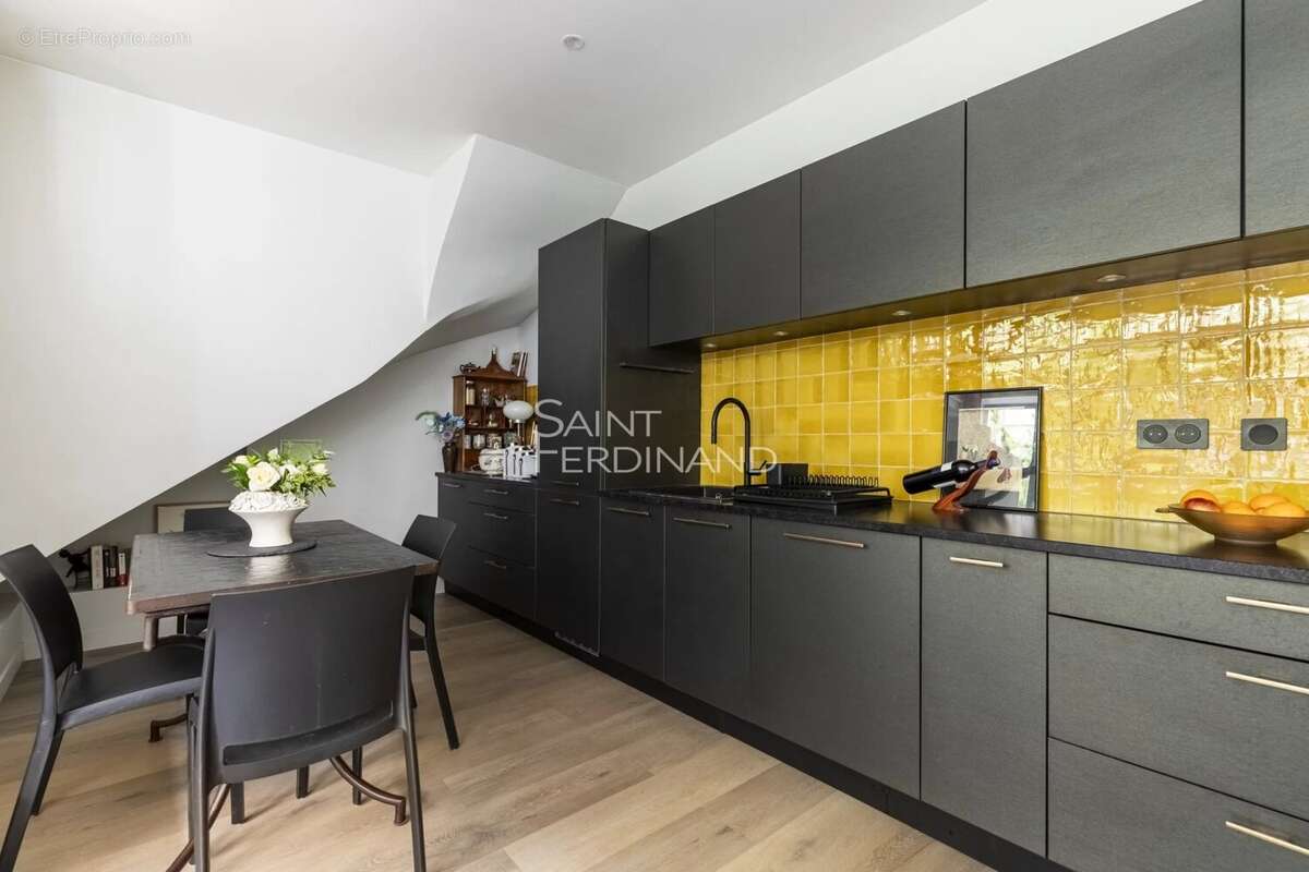 Maison à PARIS-11E
