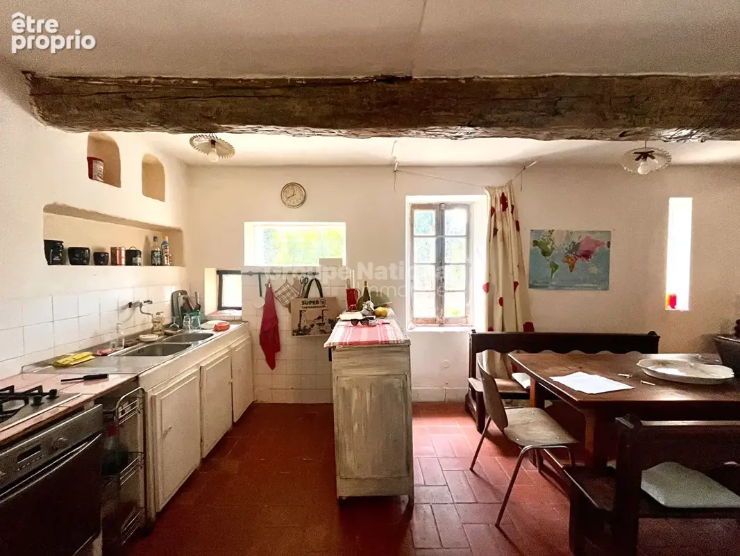Quartier recherché, mas à rénover+ grange sur 1900 m² de terrain - photo 3