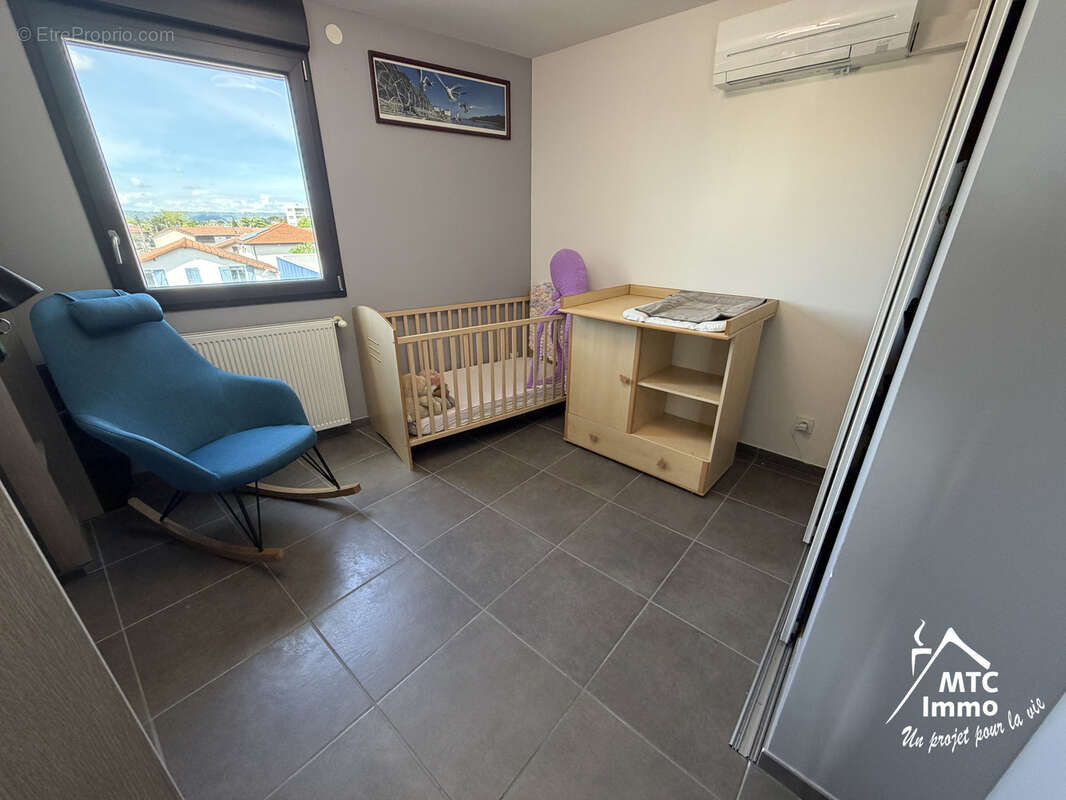 Appartement à MEYZIEU