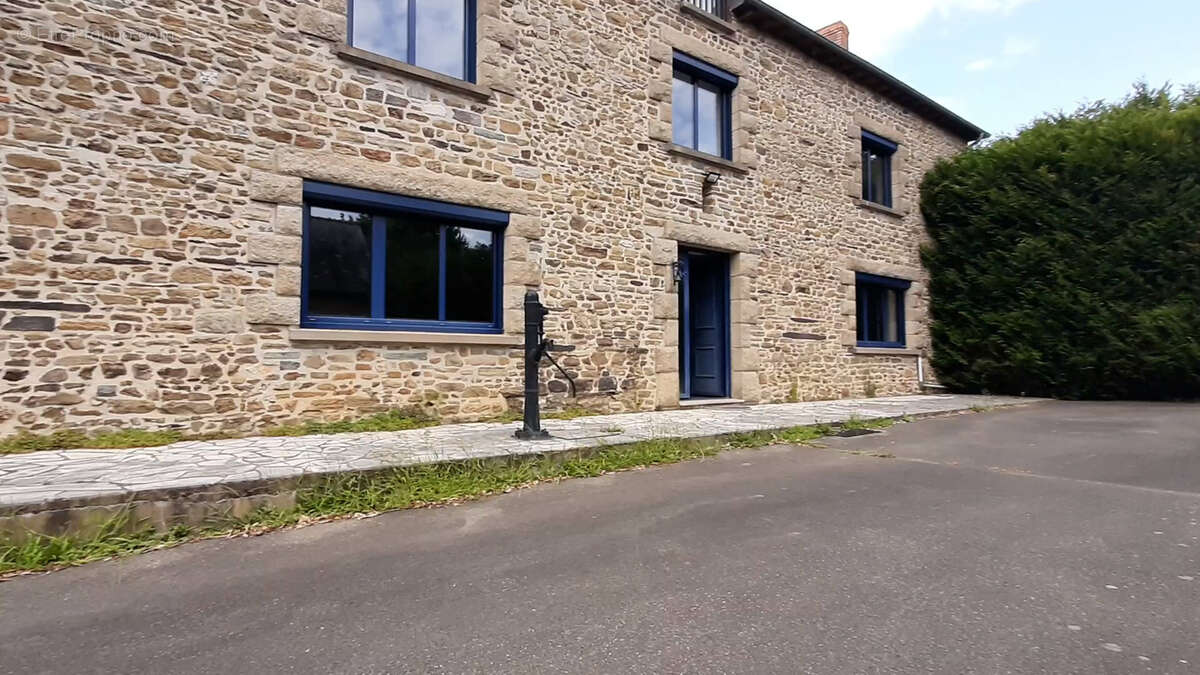 Maison à CORPS-NUDS