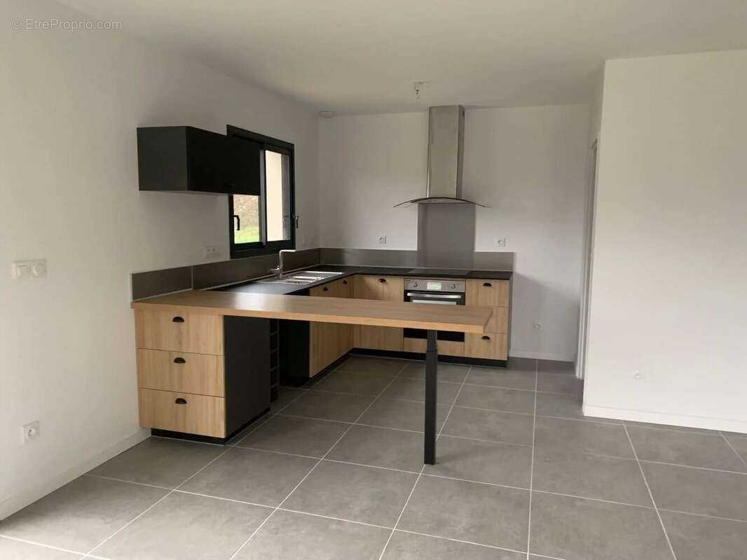 Maison à SAINT-JEAN-DE-VERGES