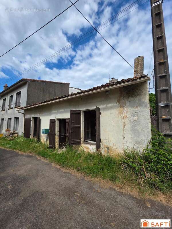 Photo 2 - Maison à LUSIGNAN