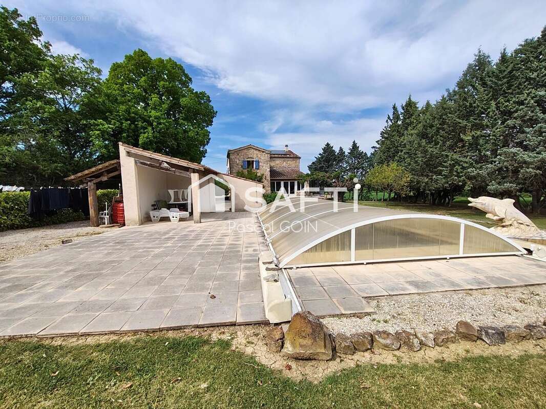 Photo 3 - Maison à SAINT-JEAN-DE-MARUEJOLS-ET-AVEJAN