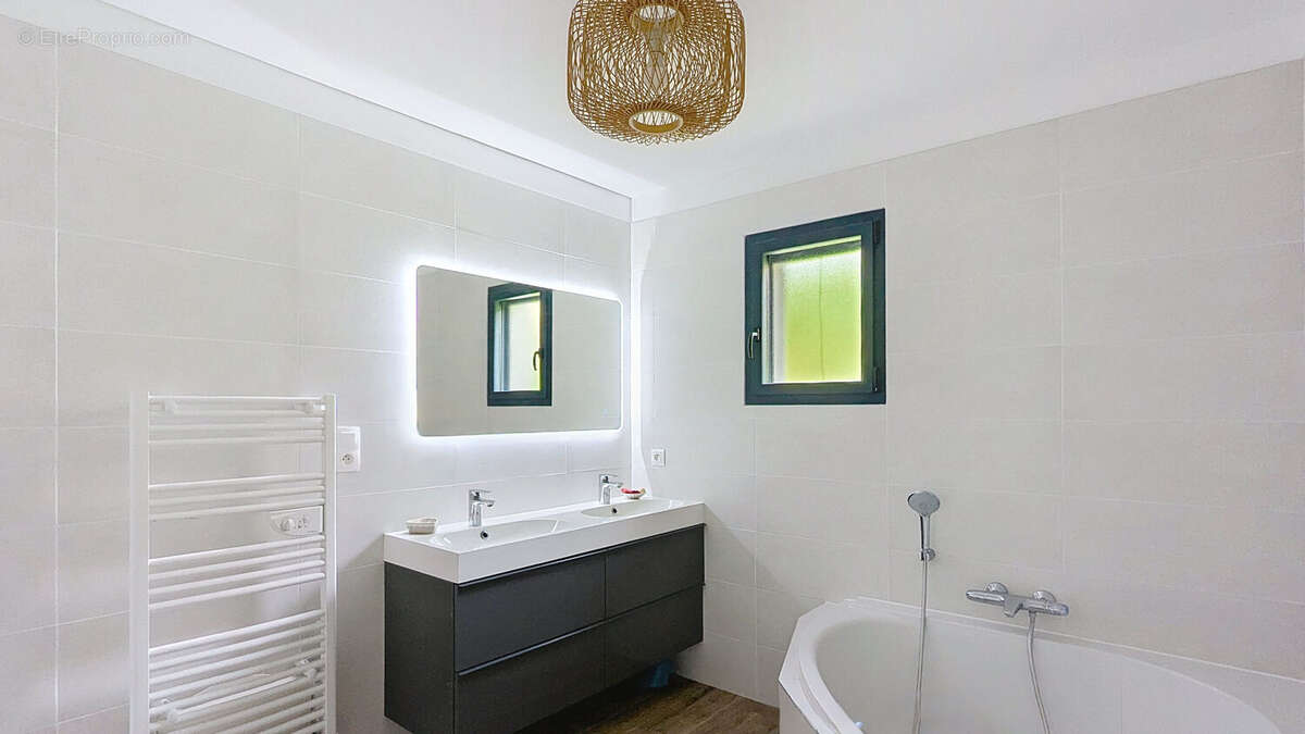 Maison 155 m² à Lozanne  - photo 30