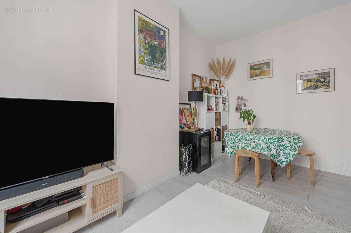 Appartement à PARIS-14E