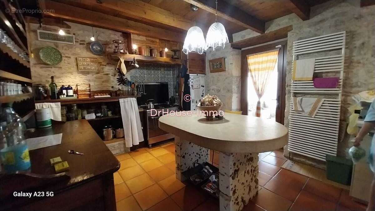 Maison à CREMPS