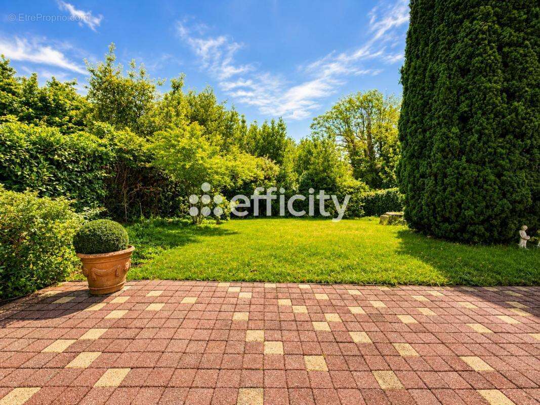 Maison 143 m² à Le Haillan  - photo 2