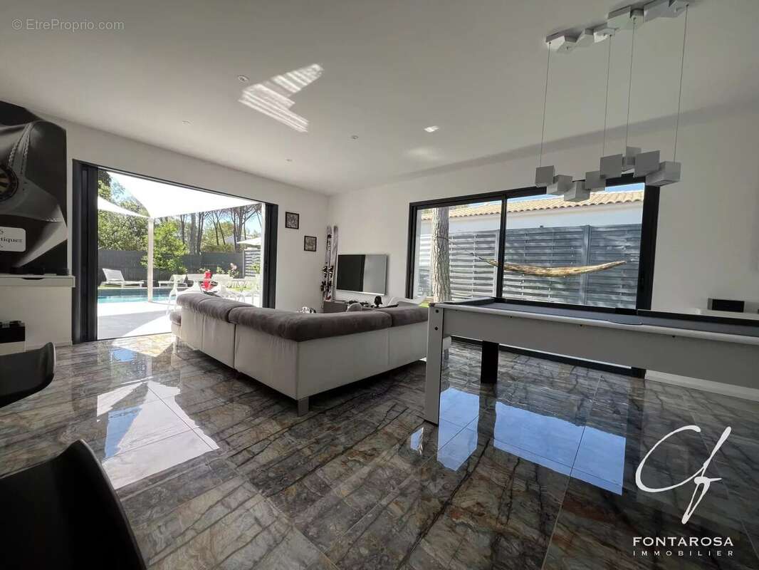 Maison à PUGET-SUR-ARGENS