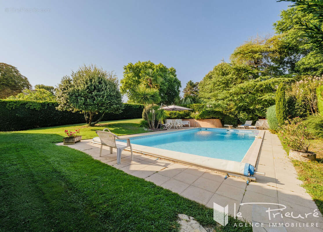 Spacieuse maison familiale avec parc, piscine chauffée et belles prestations - photo 2