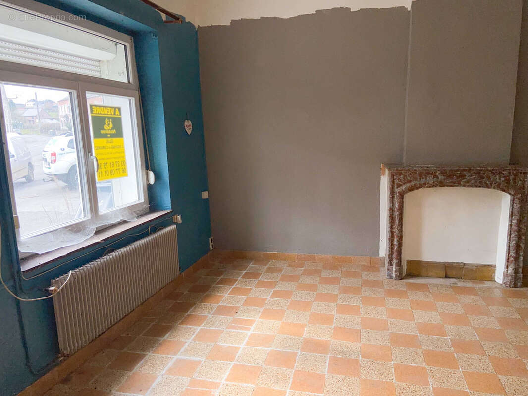 Maison à COUSOLRE