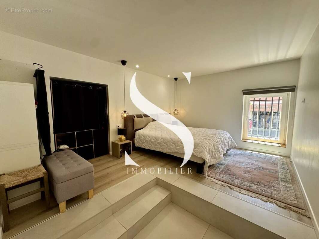 Appartement à VALLAURIS