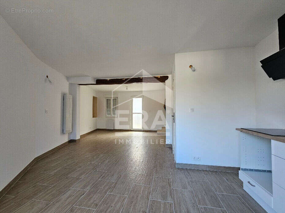 Maison à ROULLET-SAINT-ESTEPHE