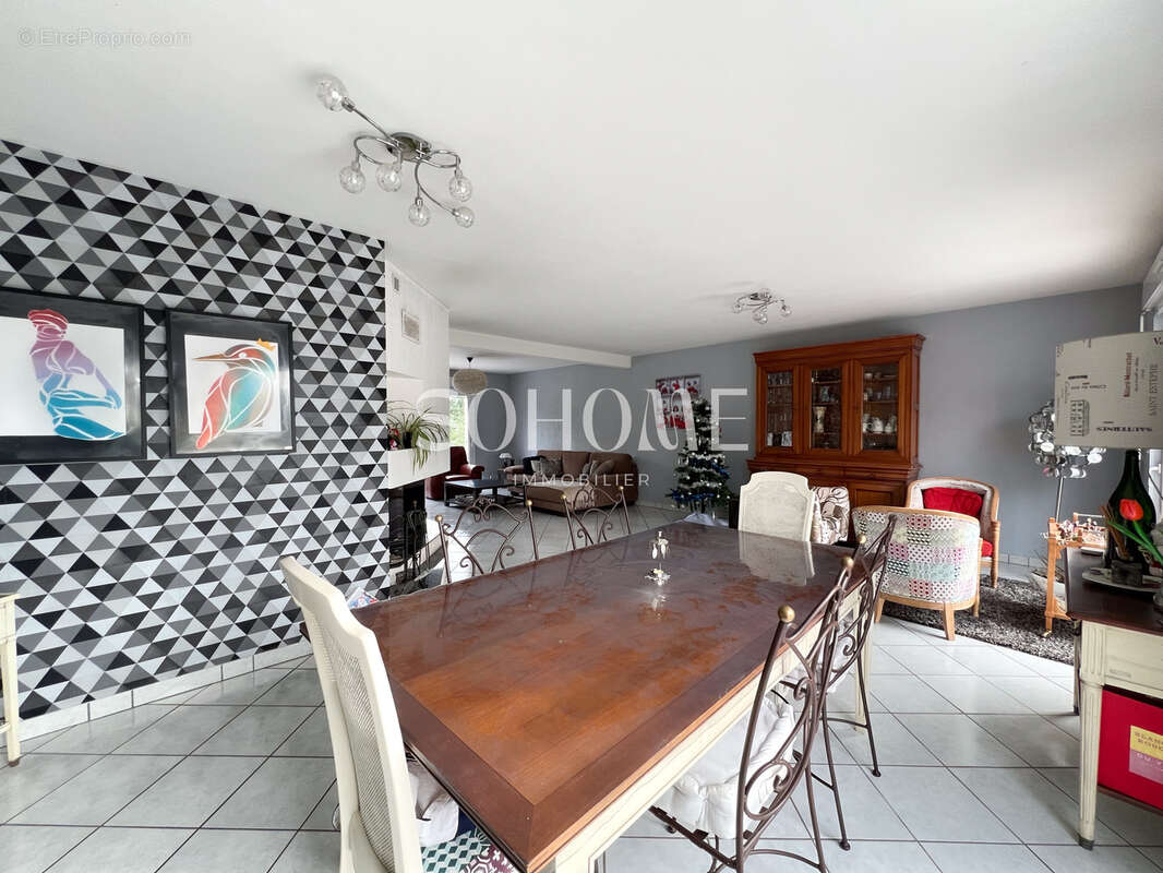 Appartement à BEZANNES