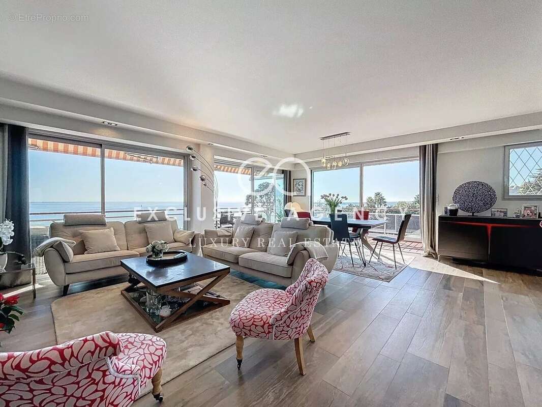 Appartement à VALLAURIS