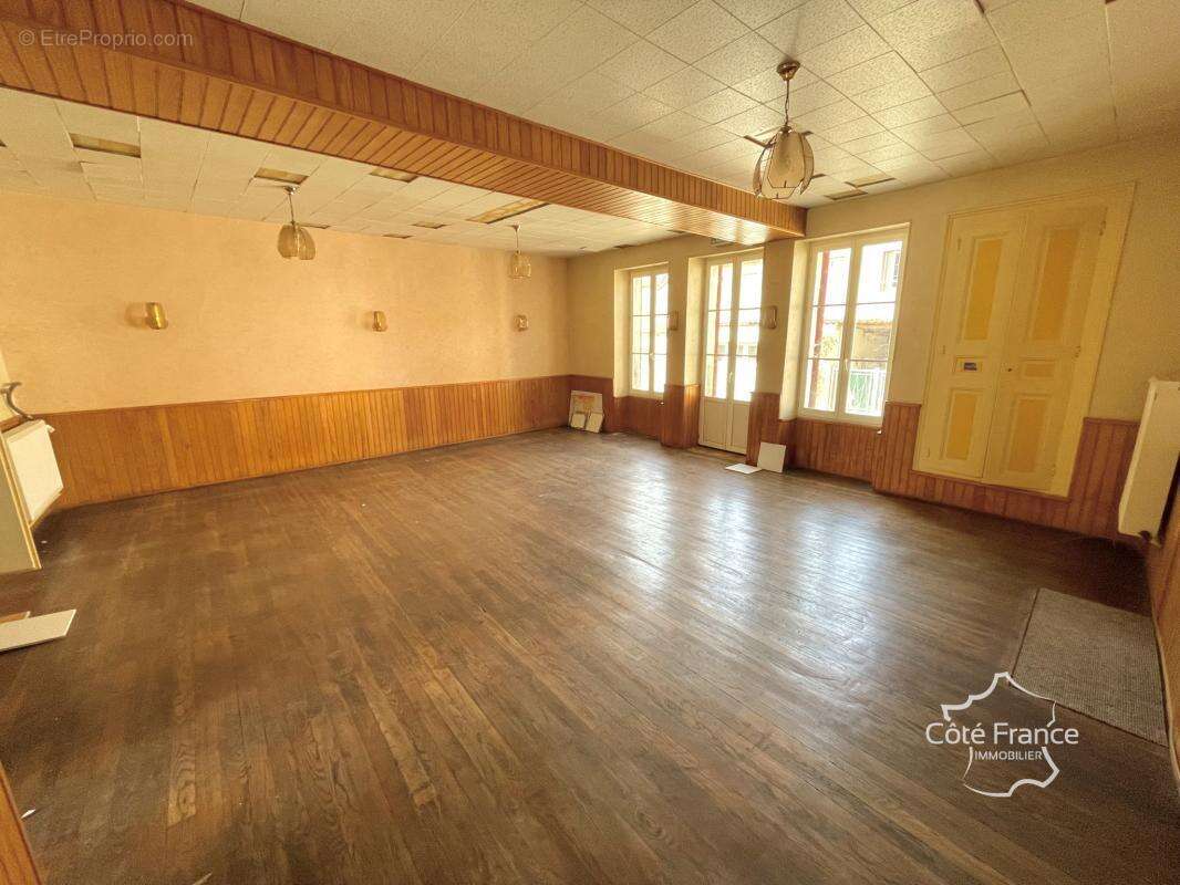 Maison à COULANGES-SUR-YONNE