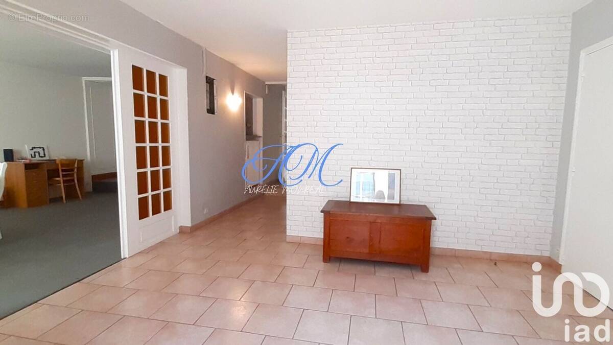 Photo 1 - Maison à MONDONVILLE-SAINT-JEAN