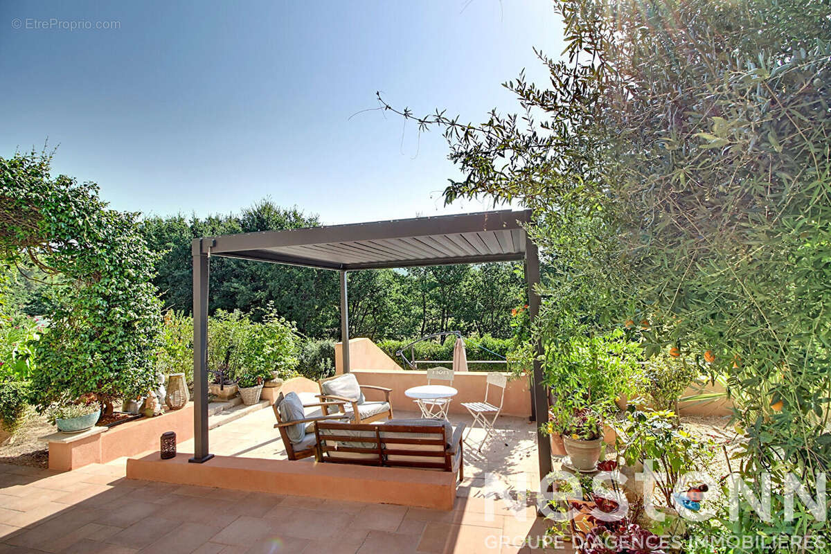A VENDRE ! VILLECROZE - Maison 147 m² avec piscine et superbe vue dégagée - photo 12