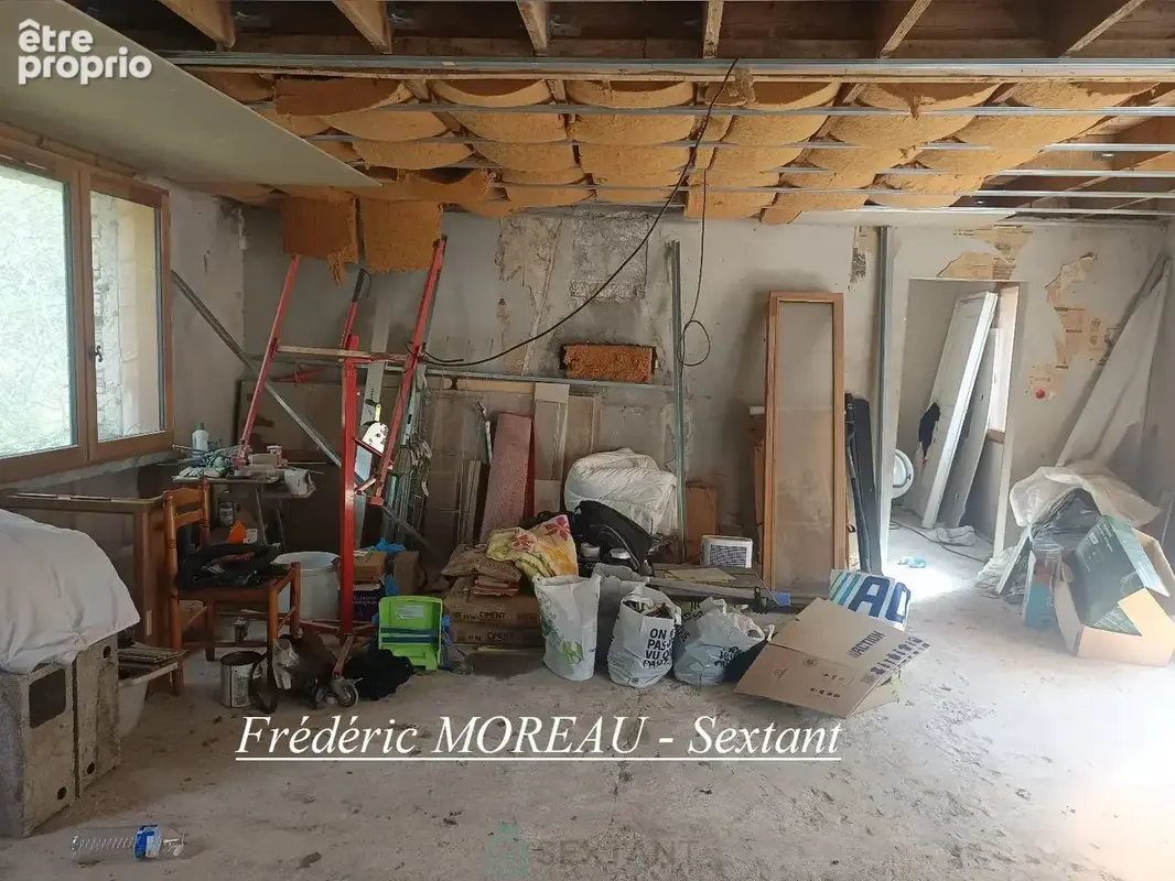 Ensemble immobilier à rénover intégralement au milieu de la nature. - photo 10