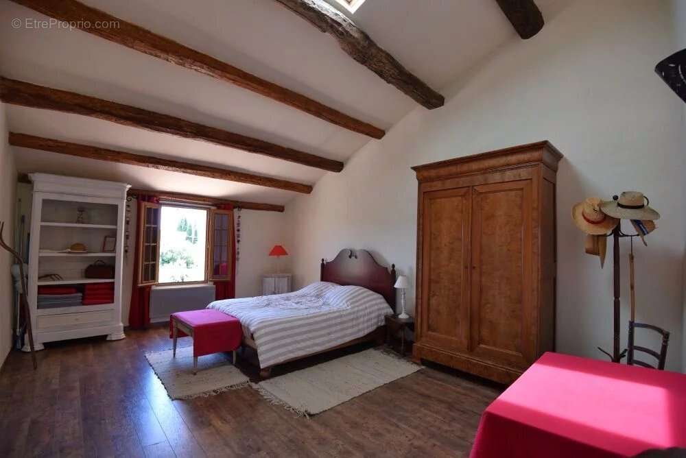 Maison à BAGNOLS-EN-FORET