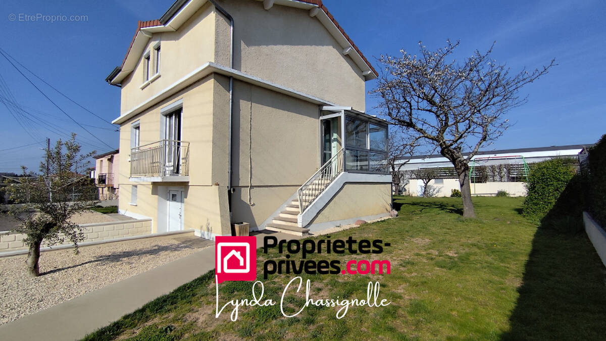 Maison à RIORGES