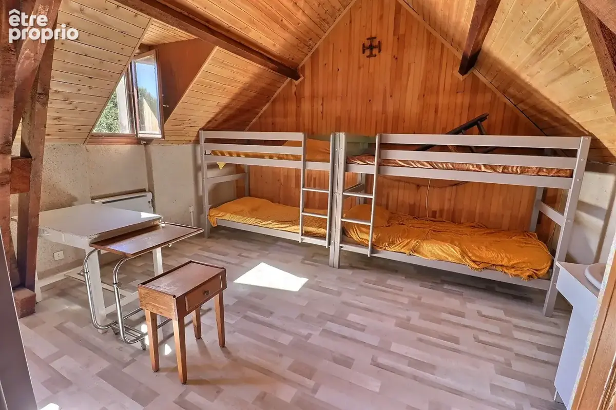 Maison à vendre à Villeneuve - 6 chambres, piscine, grand terrain - photo 15