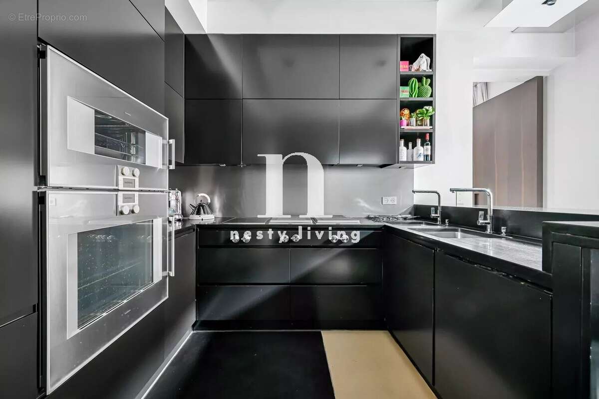 Appartement à PARIS-17E