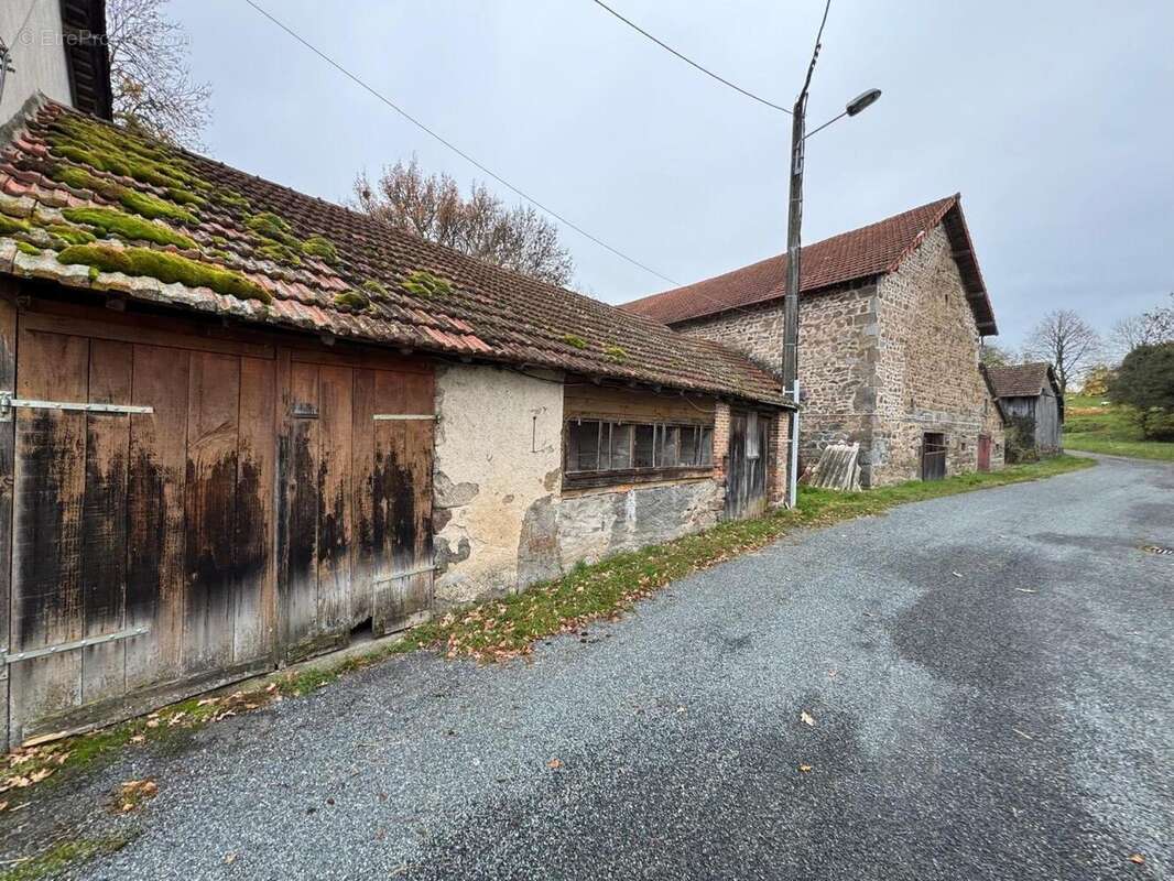 Photo 2 - Maison à CONDAT-EN-COMBRAILLE