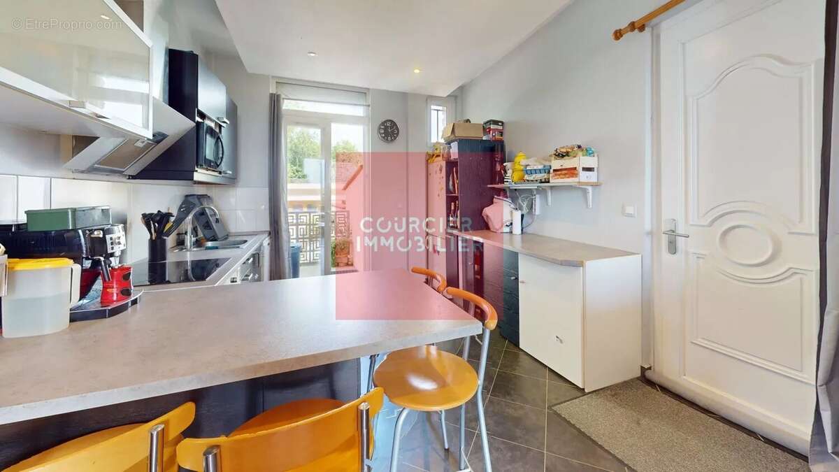 Appartement à SAINT-REMY-L'HONORE