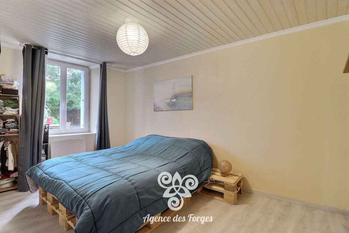 Maison à SAINT-CRESPIN-SUR-MOINE