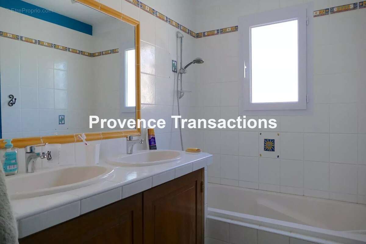 Très belle maison avec grandes dépendances - photo 18