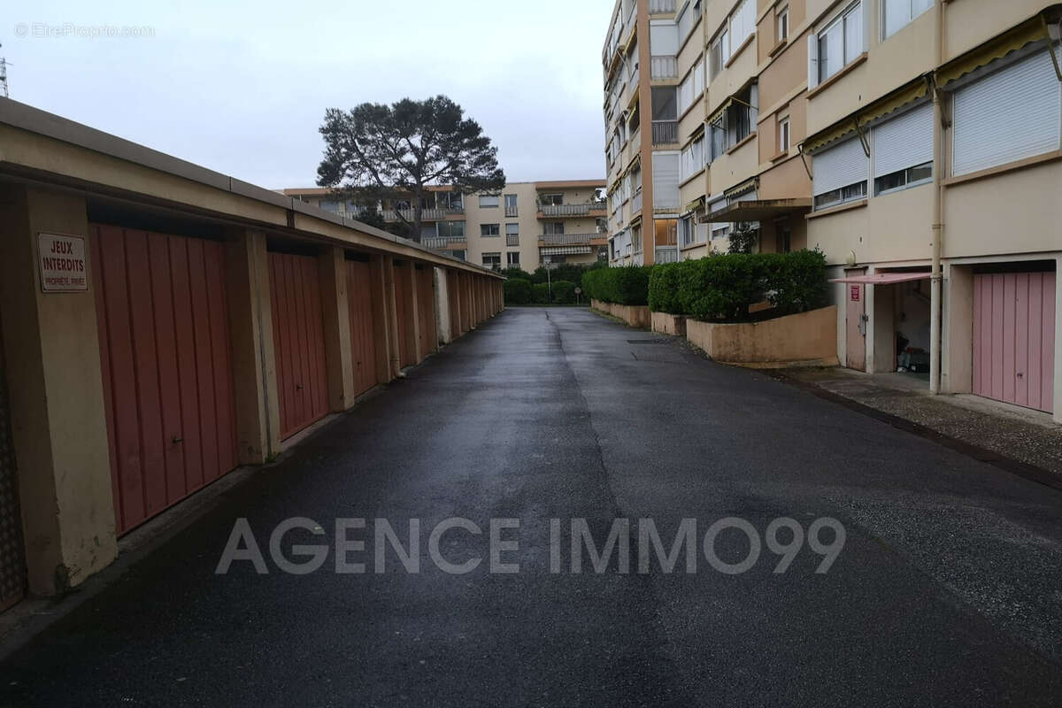 Parking à MANDELIEU-LA-NAPOULE