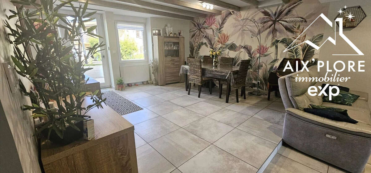 Maison 220 m² à Saint-Jean-Le-Vieux  - photo 7